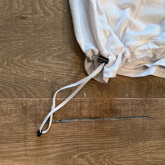 Lululemon tank top, size 6, white - Picture 4 of 4